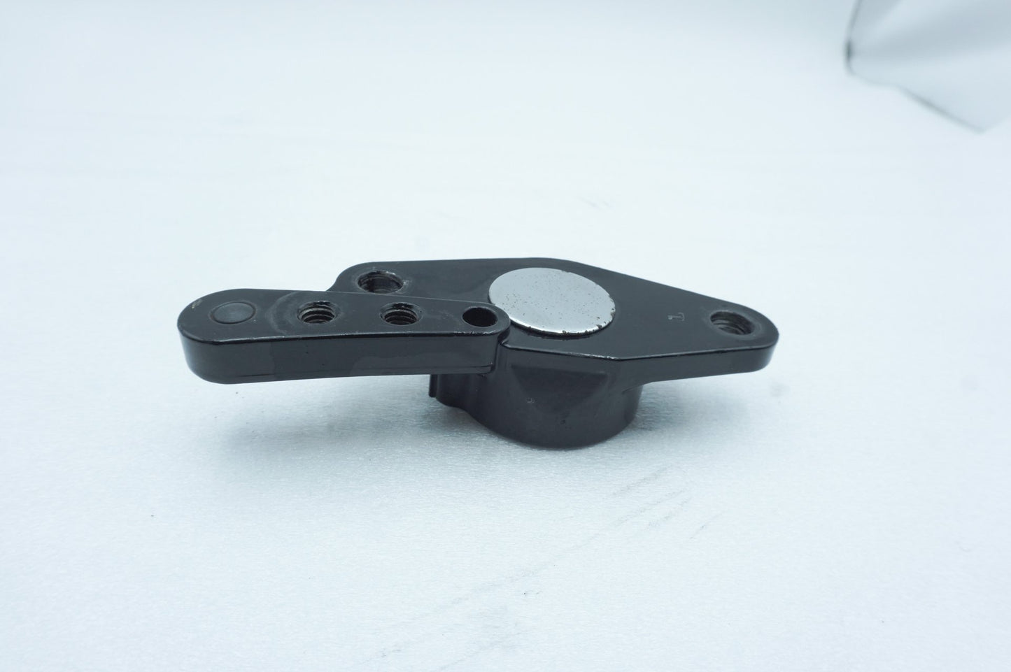 1999 - 2006 Harley-Davidson Touring Electra Ultra Rear Left Fork Swingarm 1 Bracket 50588-03