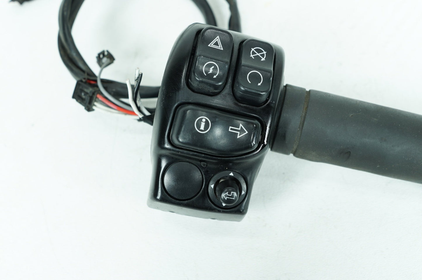 2017 - 2025 Harley-Davidson Touring Street Glide Right Engine Start Kill Switches Controls 71500501