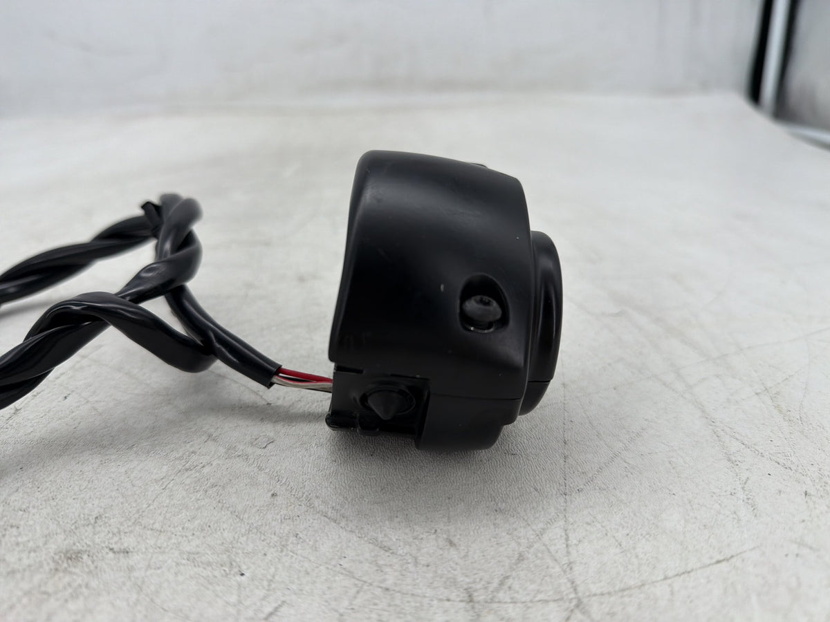 17 Harley Dyna Street Bob FXDB OEM Left Turn Signal Headlight Switches Controls