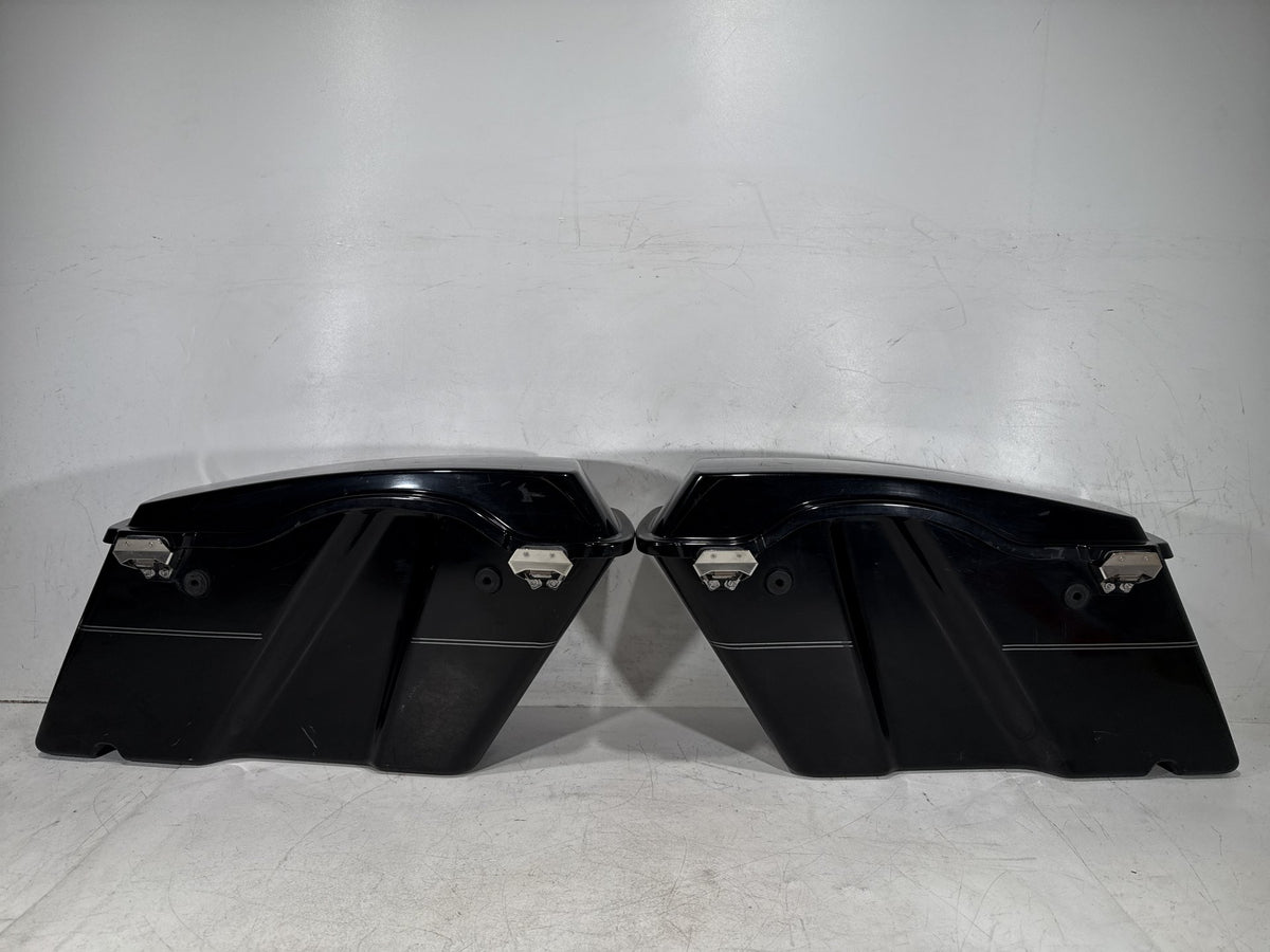 2009 Harley Electra Glide Touring Ultra OEM Left Right Saddlebags Luggage NOKey