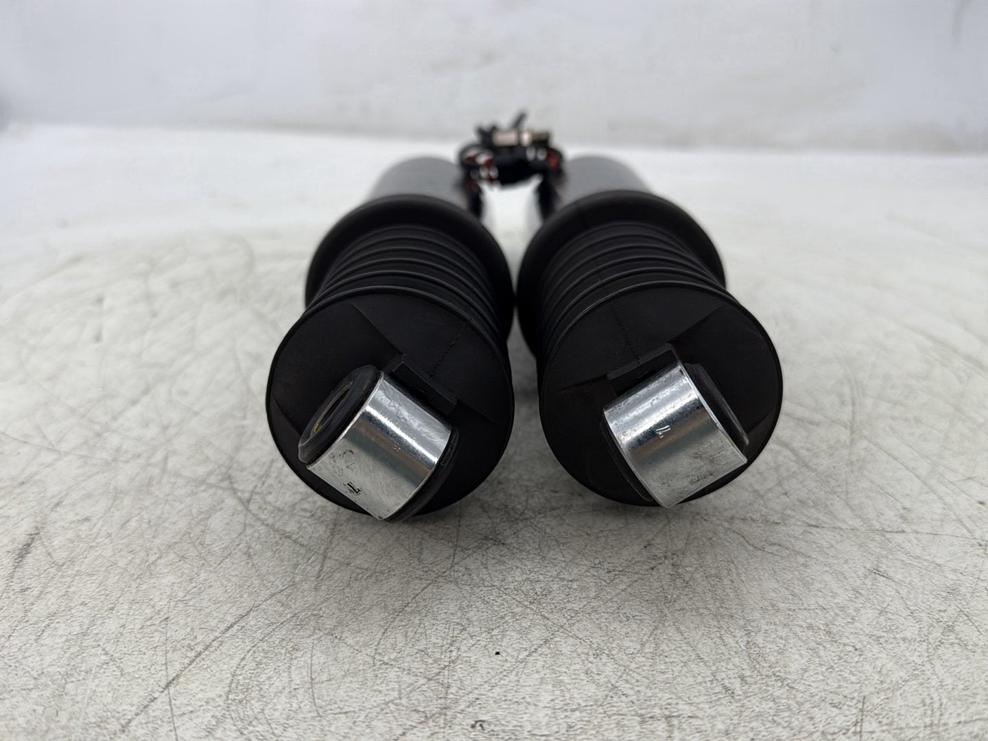 1998 Harley Touring FLHTCUI Electra Glide Ultra OEM Rear Left Right Shock Absorbers