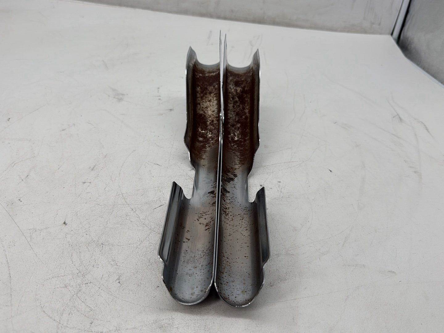2006 Harley Touring FLHTCI Electra Glide Classic OEM Left Right Saddlebag Fender Struts Brackets