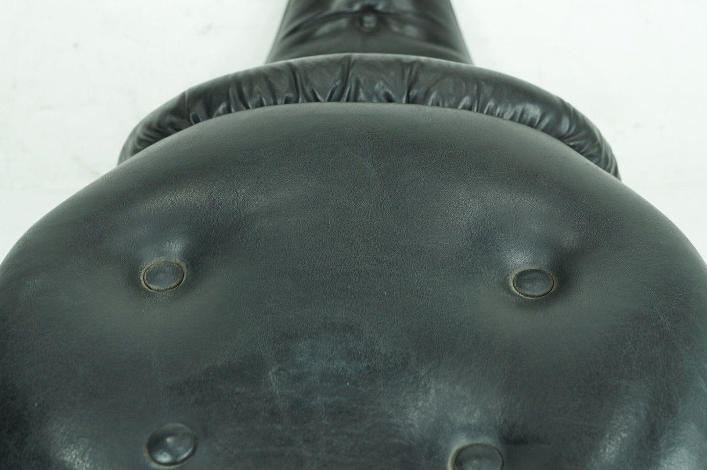 1999 - 2006 Harley-Davidson Touring Road King Classic Passenger Rider Driver Seat Saddle 	51704-05
