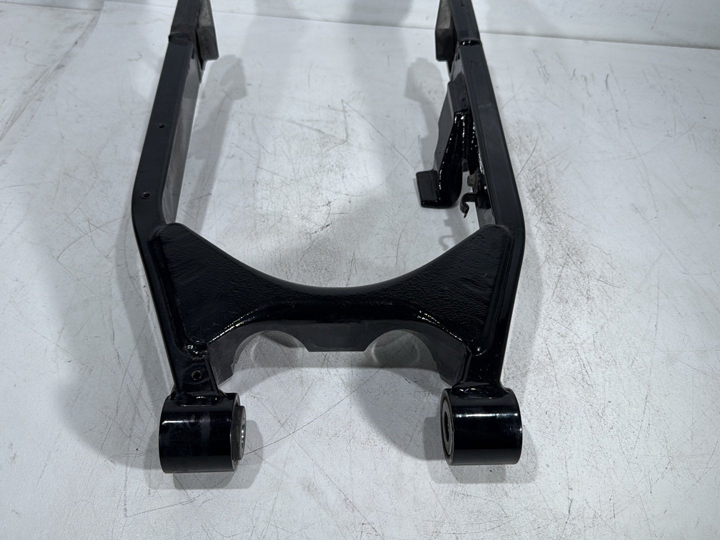 2015 Harley Dyna Low Rider FXDL OEM Rear Fork Swingarm Swing Arm