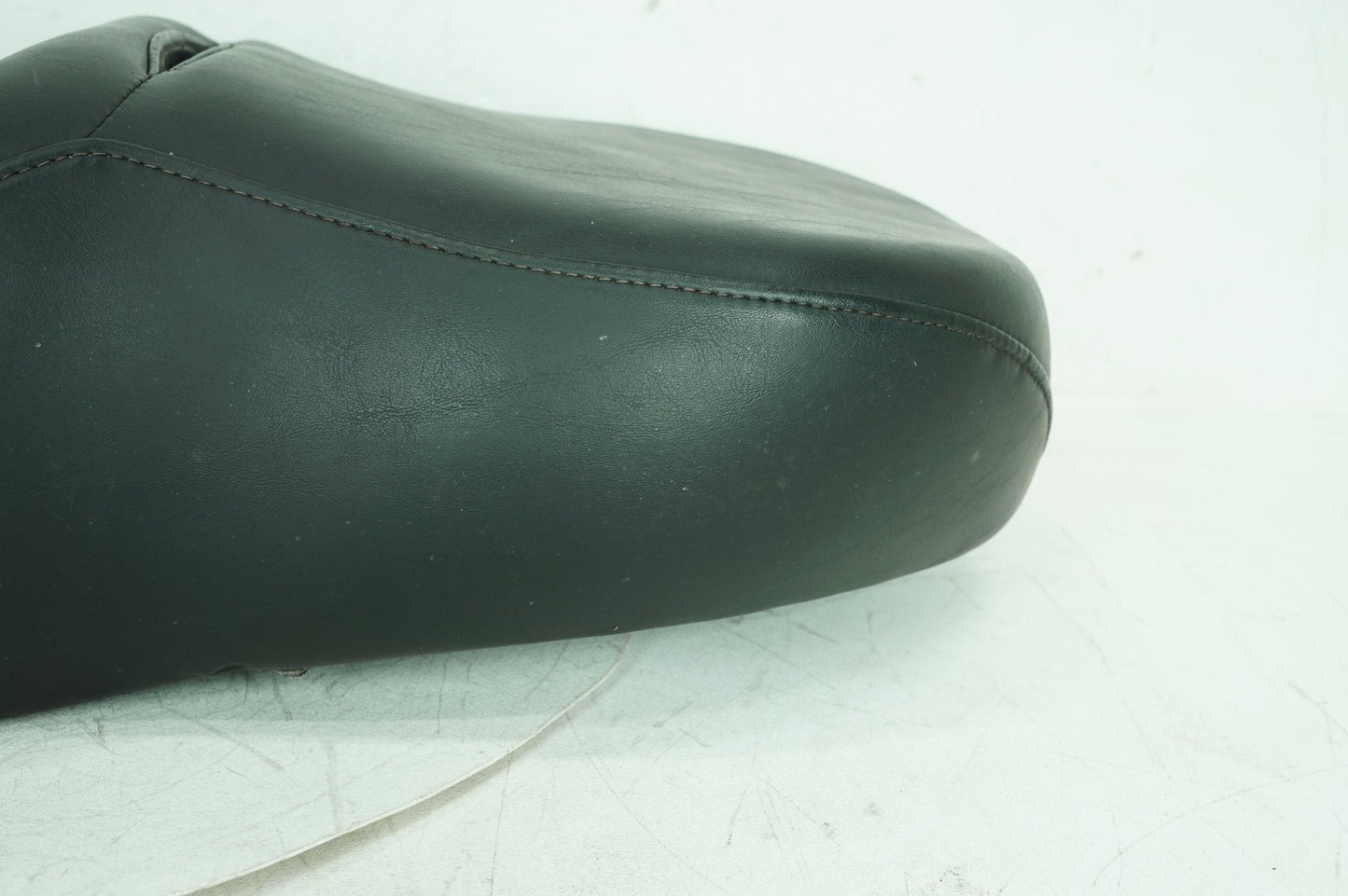 1999 - 2006 Harley-Davidson Touring Road King Police Passenger Rider Driver Seat Saddle 52242-83E