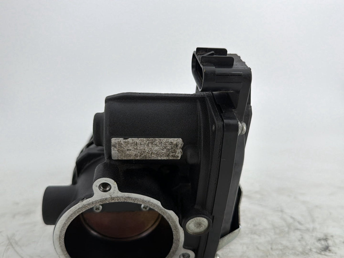 2017 Harley Touring FLHXS Street Glide OEM Engine Intake Manifold Throttle Body