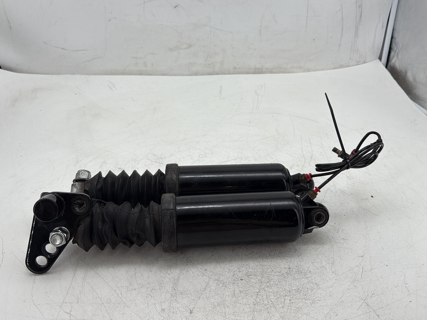 2007 Harley Road King Touring FLHR OEM Rear Left Right Shock Absorbers 13"