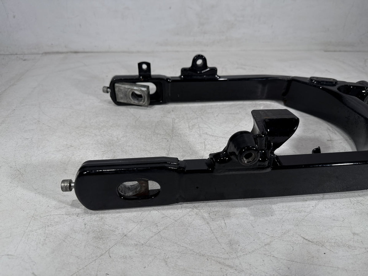 2017 Harley Dyna Street Bob FXDB OEM Rear Fork Swingarm Swing Arm