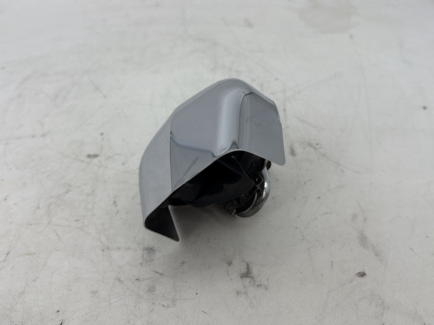 2002 Harley Heritage Softail Classic FLSTC OEM Horn Signal Klaxon Chrome Cover