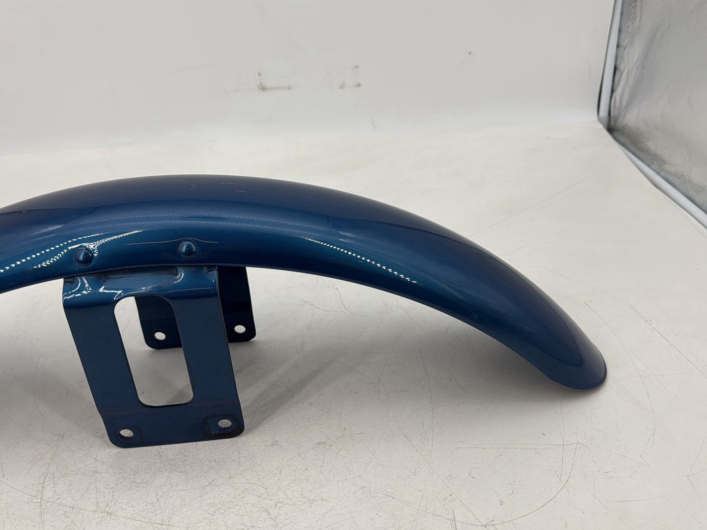 1999 - 2006 Harley-Davidson Dyna Super Glide Front Wheel Fender Shell Panel  	58998-83E