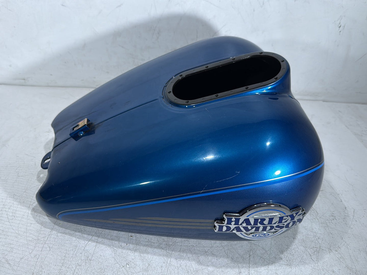 2006 Harley Electra Glide Touring Ultra FLHTCUI OEM Fuel Gas Tank Gasoline Reservoir