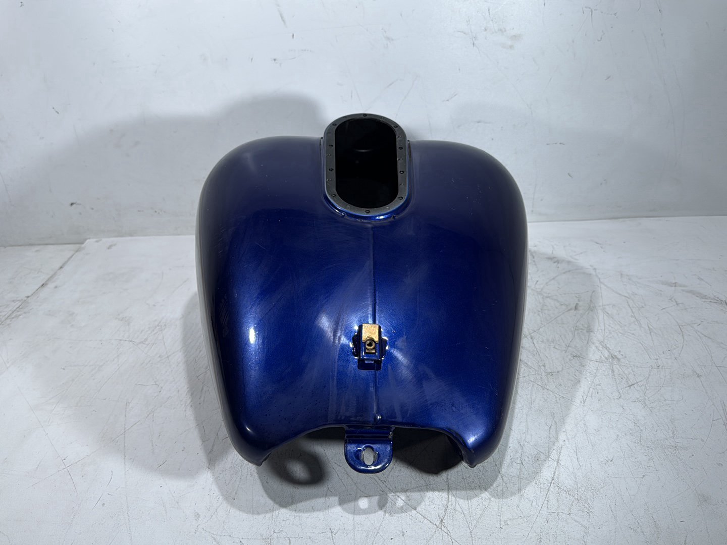 2006 Harley Touring FLHTCI Electra Glide Classic OEM Fuel Gas Tank Gasoline Reservoir
