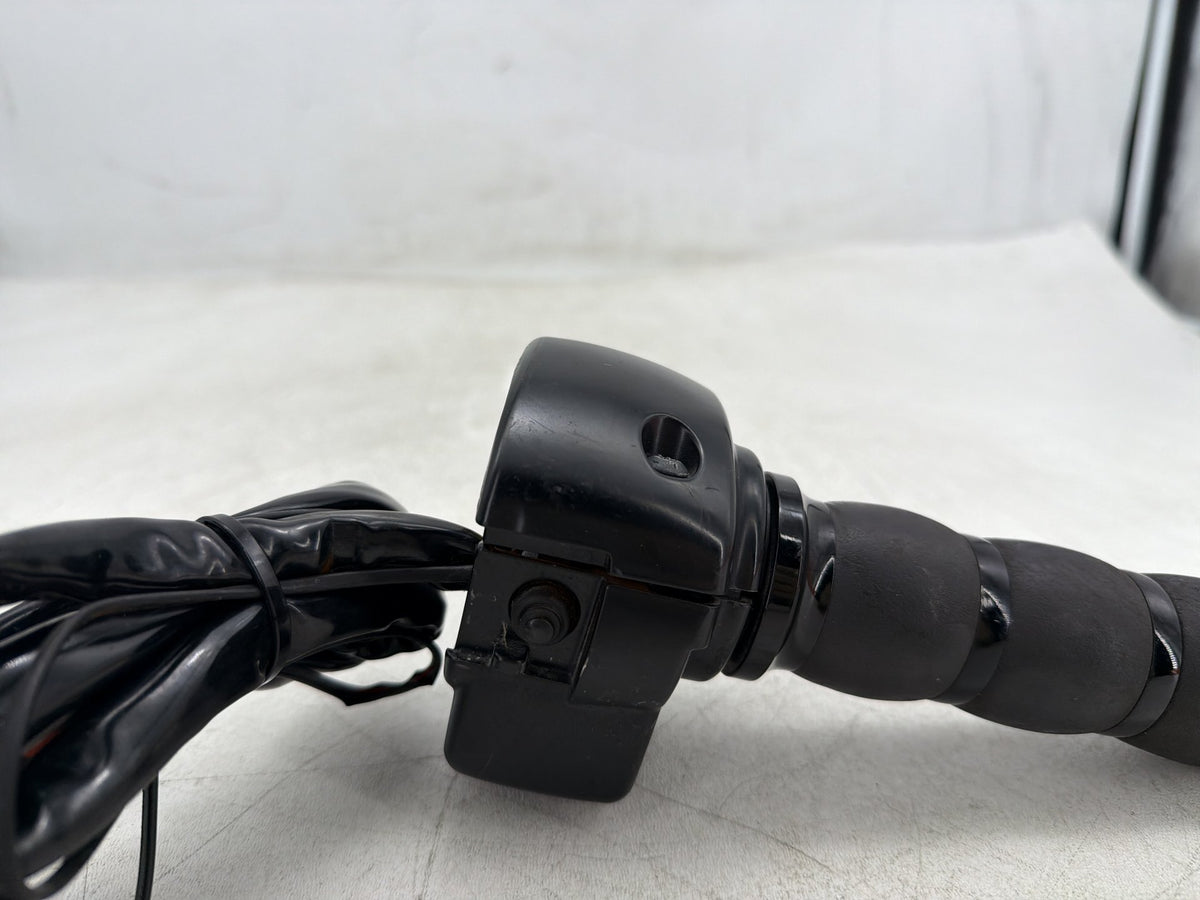 13 Harley Electra Glide Touring OEM Left Turn Signal Headlight Switches Controls