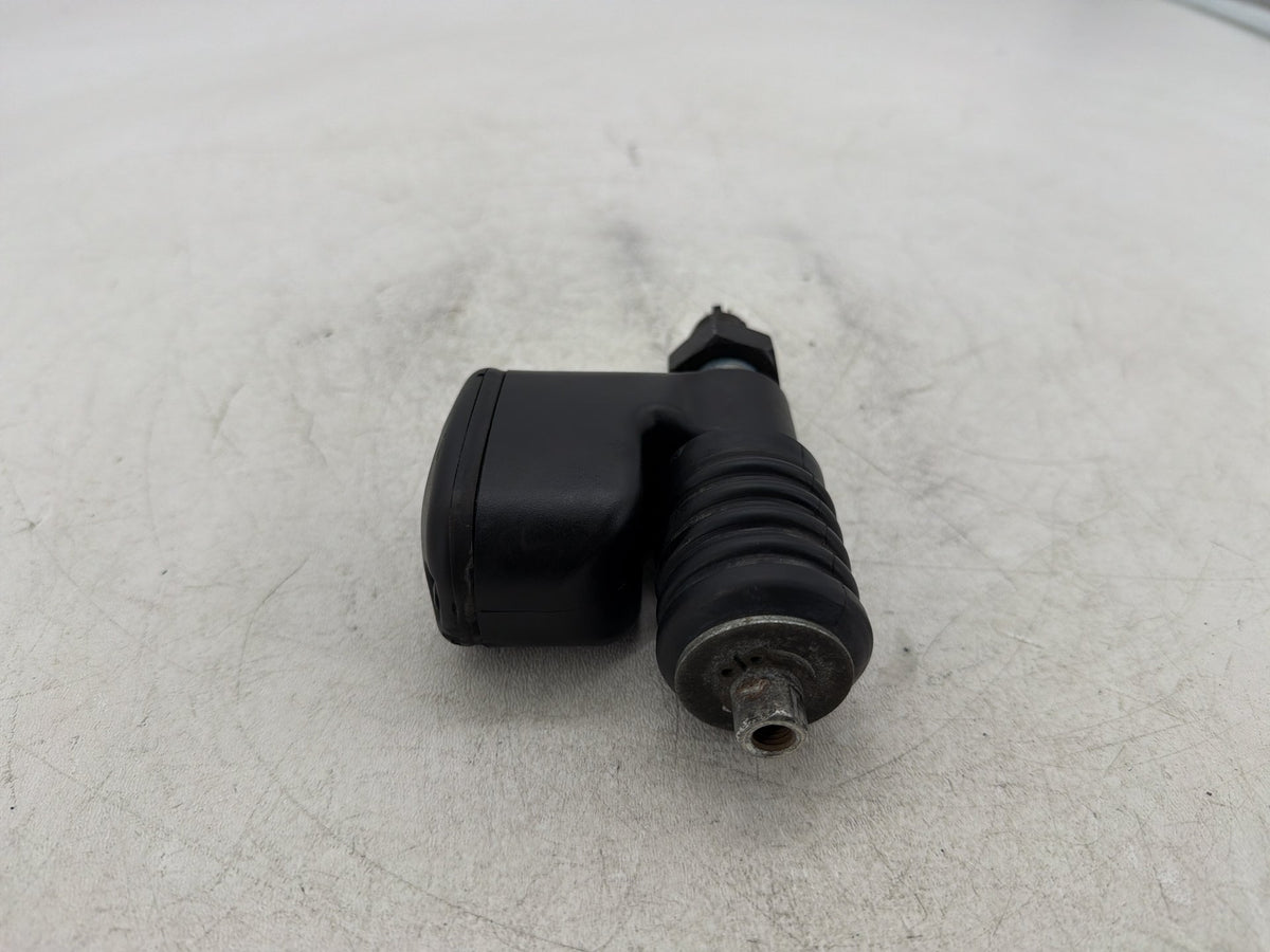 2017 Harley Dyna Street Bob FXDB OEM Rear Brake Master Cylinder Reservoir