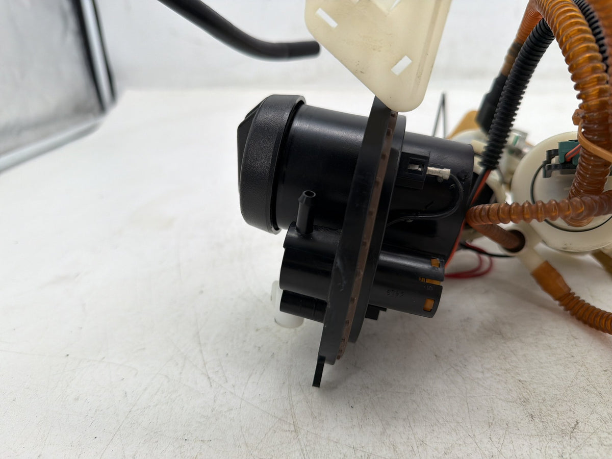 2010 Harley Street Glide Touring FLHX OEM Fuel Pump Gas Gasoline Petrol Sending