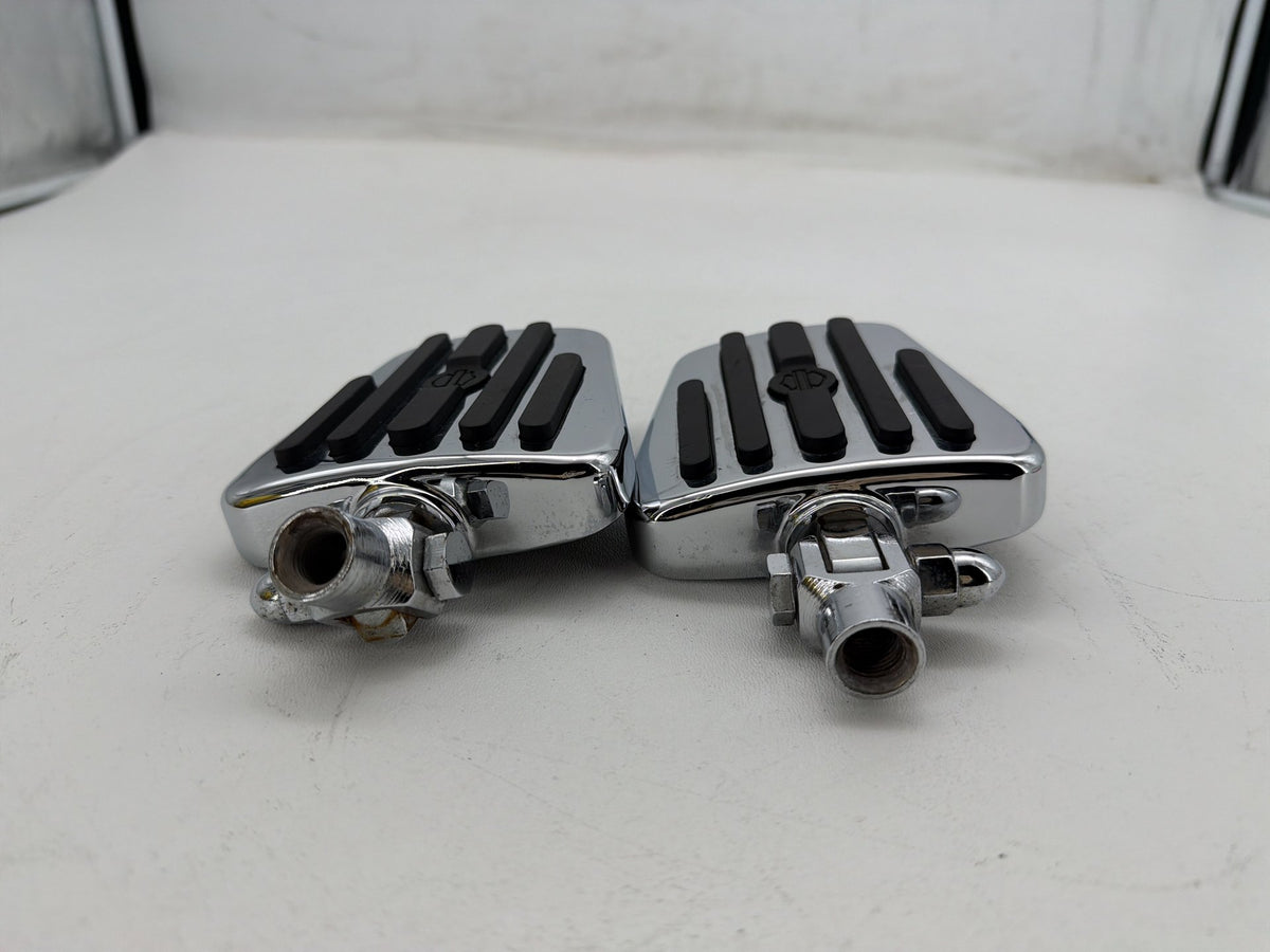 1994 Harley Softail Custom FXSTC OEM Passenger Left & Right Foot Pegs 50451-09