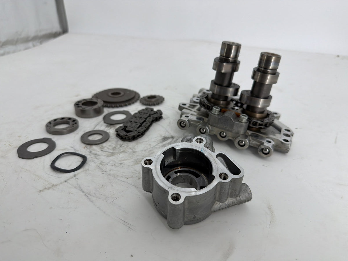 16 Harley Touring FLHXS Street Engine Motor Cam Support Camshaft Plate Oil Pump