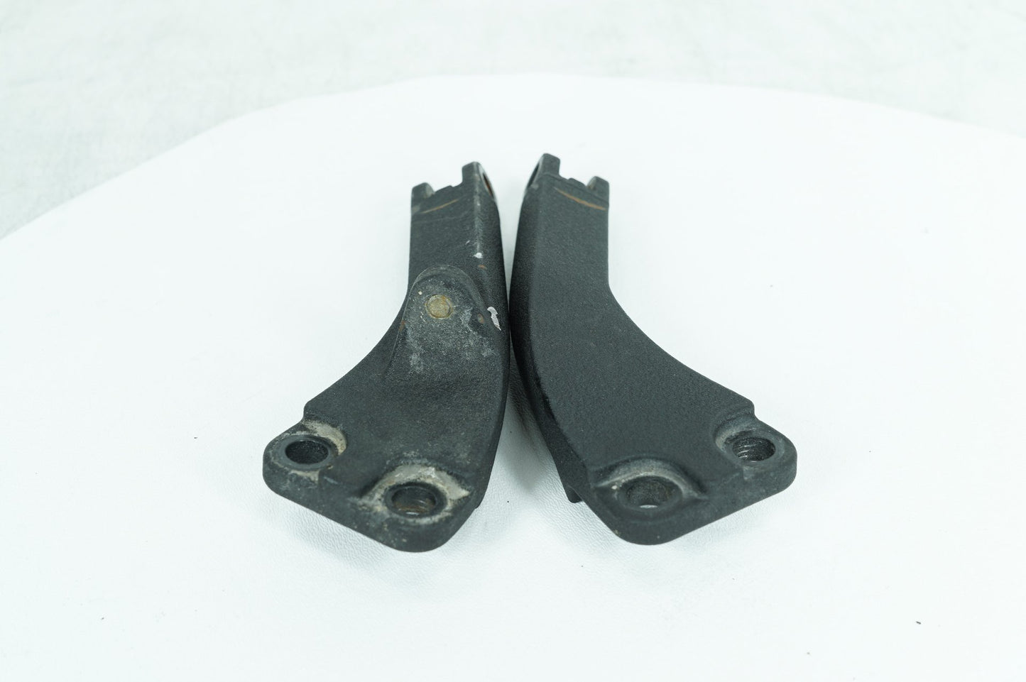 2007 - 2017 Harley-Davidson Dyna Switchback Left Right Foot Rest Peg Support Bracket 49224-06A