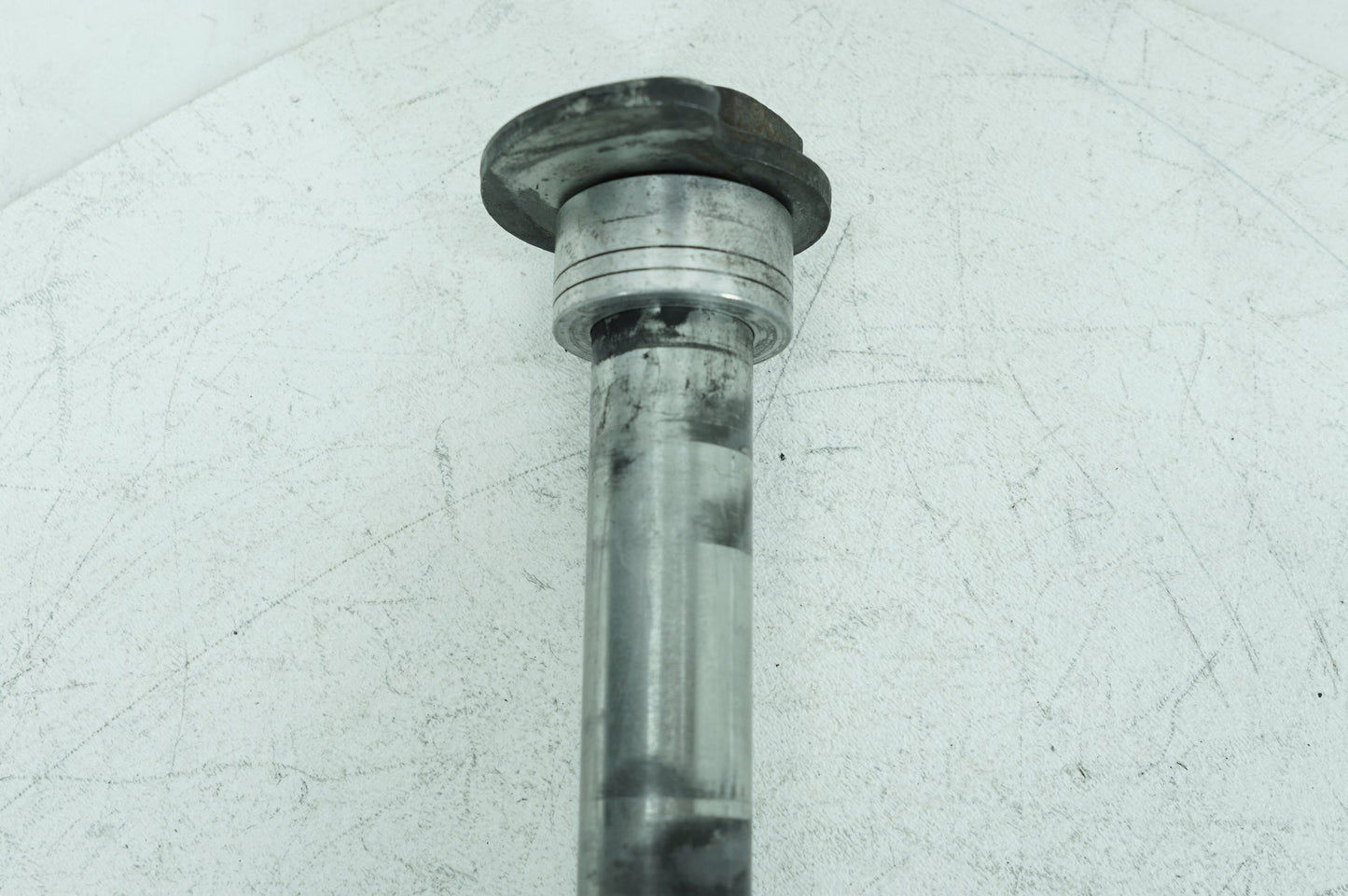 2007 - 2012 Harley-Davidson Touring Electra Glide Ultra Rear Wheel Axle Bolt Shaft 41056-09