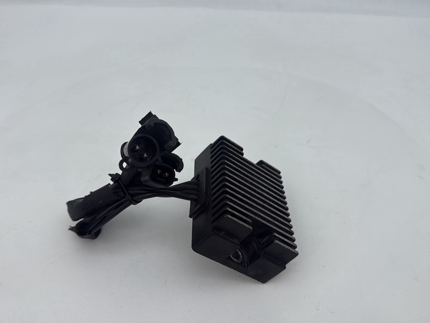 2004 - 2022 Harley-Davidson Sportster 1200 Nightster Voltage Regulator Rectifier   	74711-08