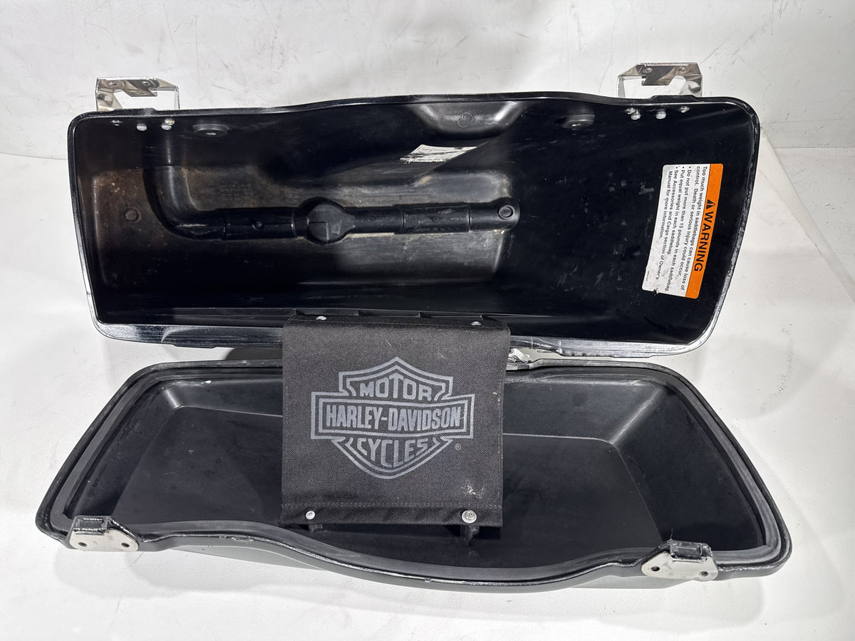 2004 Harley Road King Touring Classic OEM Right 1 Saddlebag Luggage NO Key