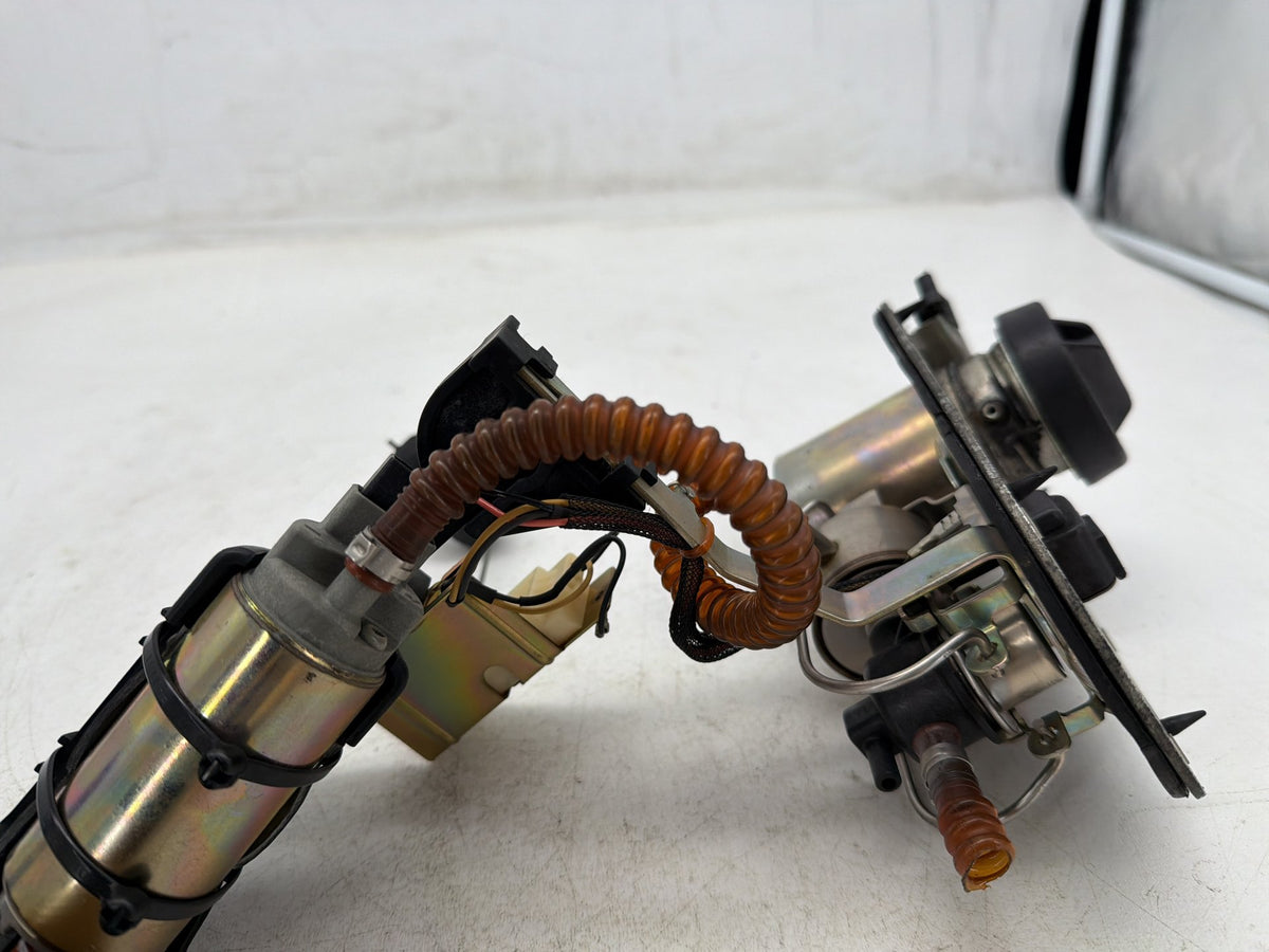 04 Harley Electra Glide Touring Ultra OEM Fuel Pump Gas Gasoline Petrol Sending