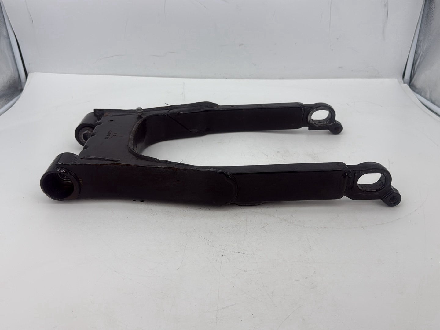 2005 Harley Touring FLHRCI Road King Classic OEM Rear Fork Swingarm Swing Arm