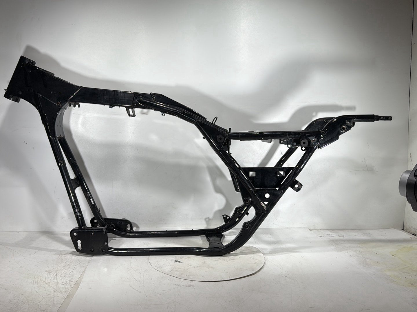2000 Harley Touring Electra Glide Ultra OEM Body Main Frame Chassis CLN CLR