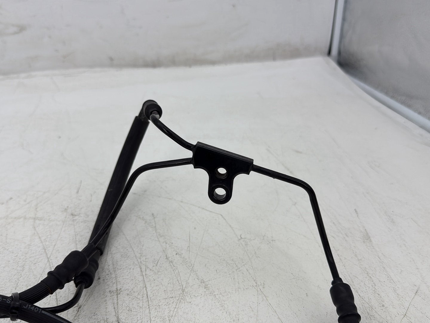 2007 Harley Electra Glide Touring Ultra FLHTCUI OEM Front Brake Hose Line Pipe