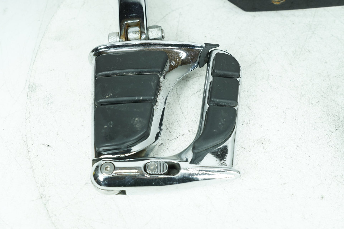 1999 - 2006 Harley-Davidson Dyna Super Glide Left & Right Driver Step Foot Rest Pegs  	49354-01