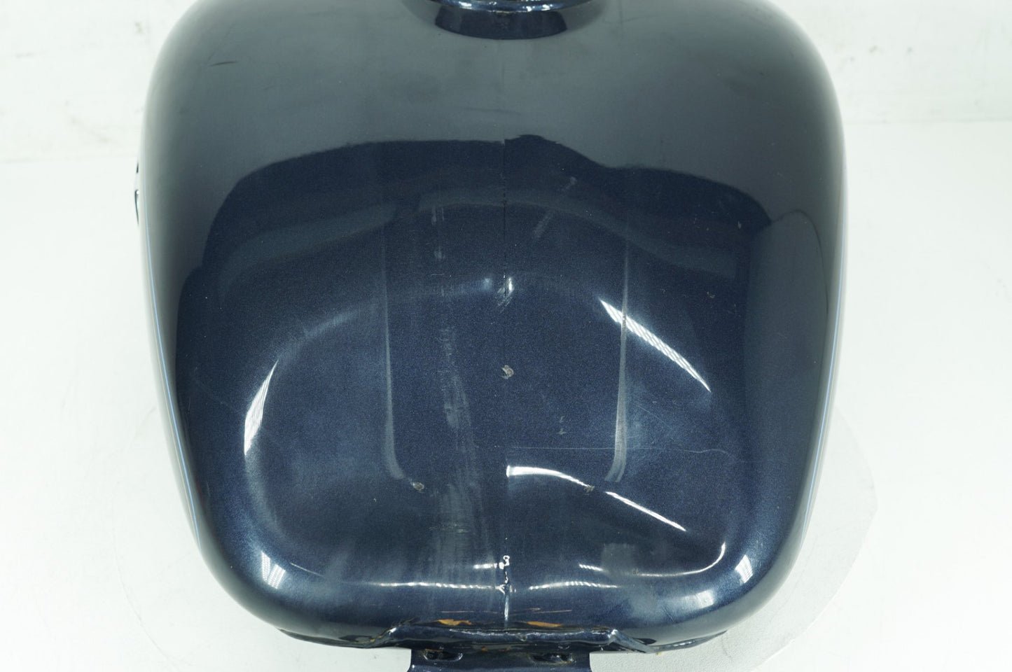 2007 - 2012 Harley-Davidson Touring Electra Glide Ultra Fuel Gas Tank Gasoline Reservoir  	61356-08