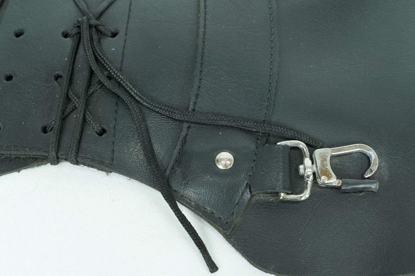 2013 - 2022 Harley-Davidson Sportster Custom Rear Saddle Bag Bridge Holder Leather TH37272