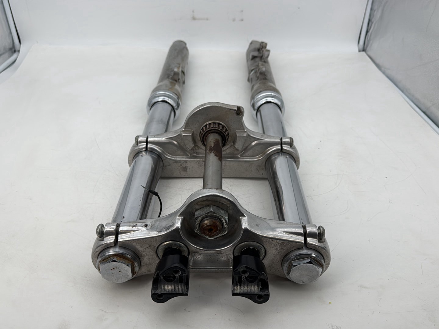 1999 - 2006 Harley-Davidson Dyna Super Glide Front Triple Tree Set & LH RH Fork Legs Sliders 45538-06