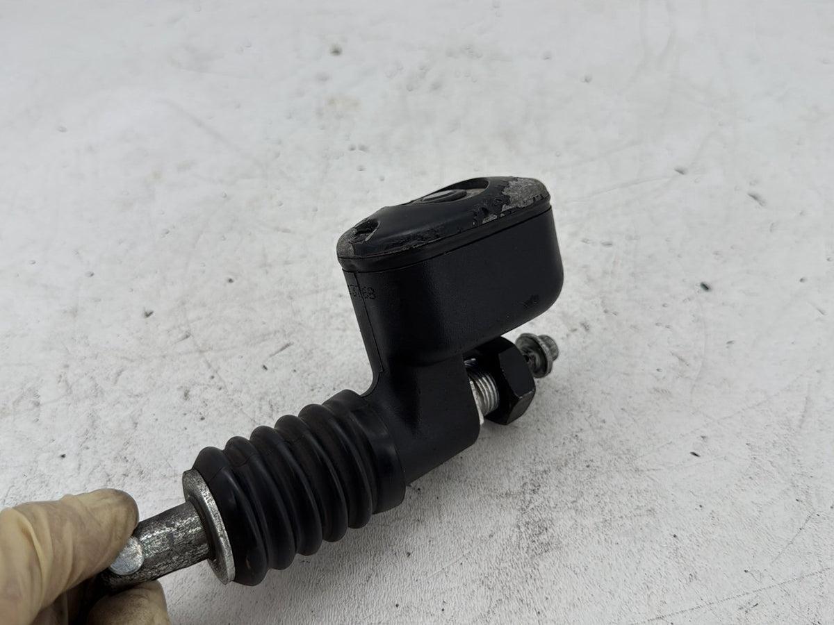2006 Harley Street Glide Touring FLHXI OEM Rear Brake Master Cylinder Reservoir