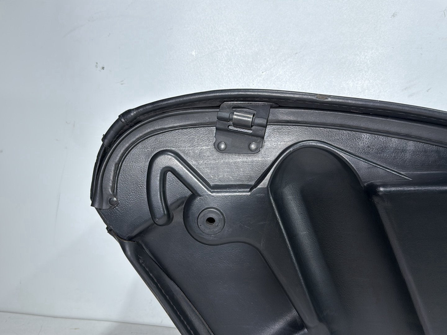 2006 Harley Road King Touring FLHRCI Classic OEM Rear Left Right Saddlebags Luggage Leather