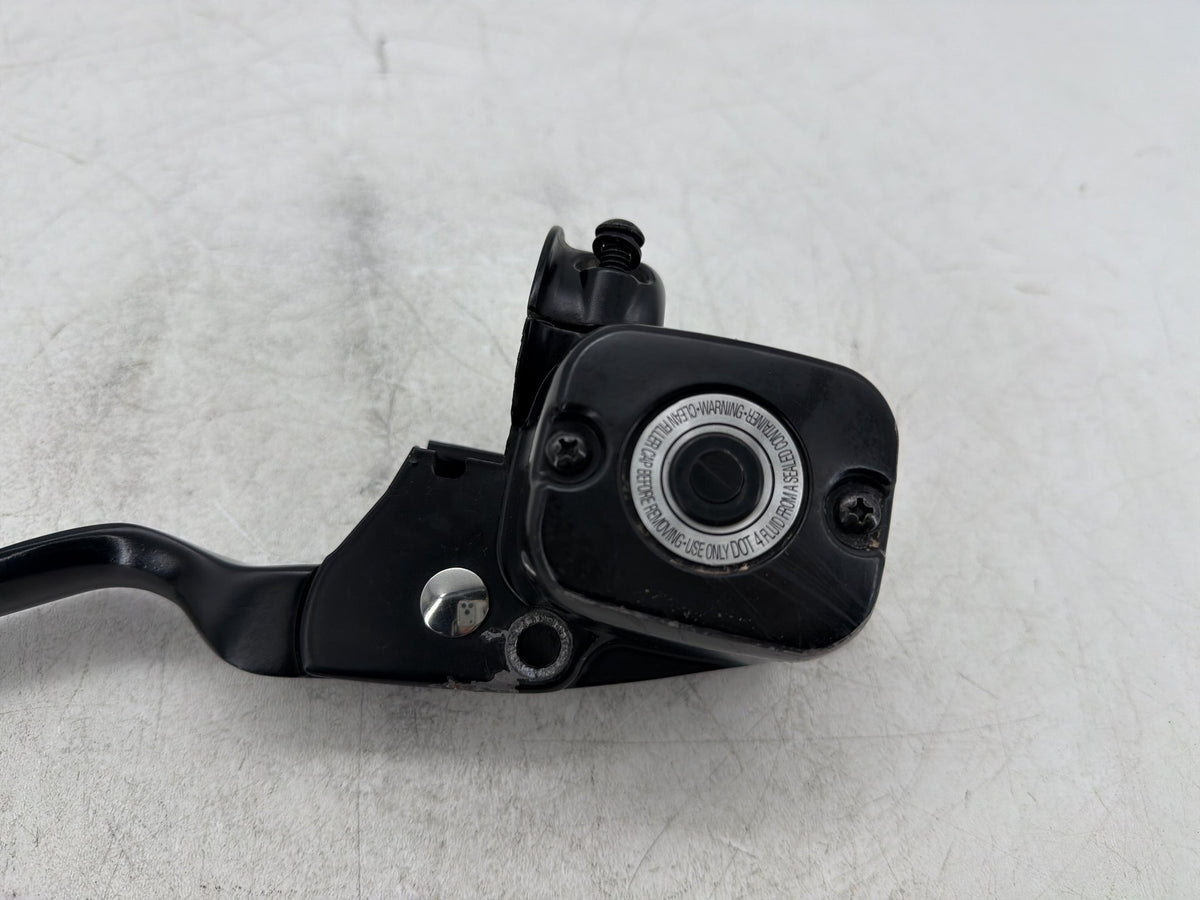 2017 Harley Dyna Street Bob Front Right Brake Lever Master Cylinder 9/16" bore
