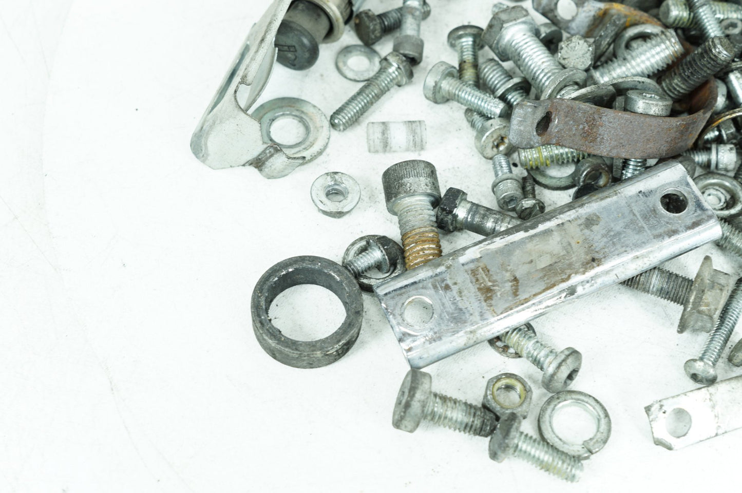 1999 - 2006 Harley-Davidson Touring Electra Glide Hardware Bolts Nuts & Brackets