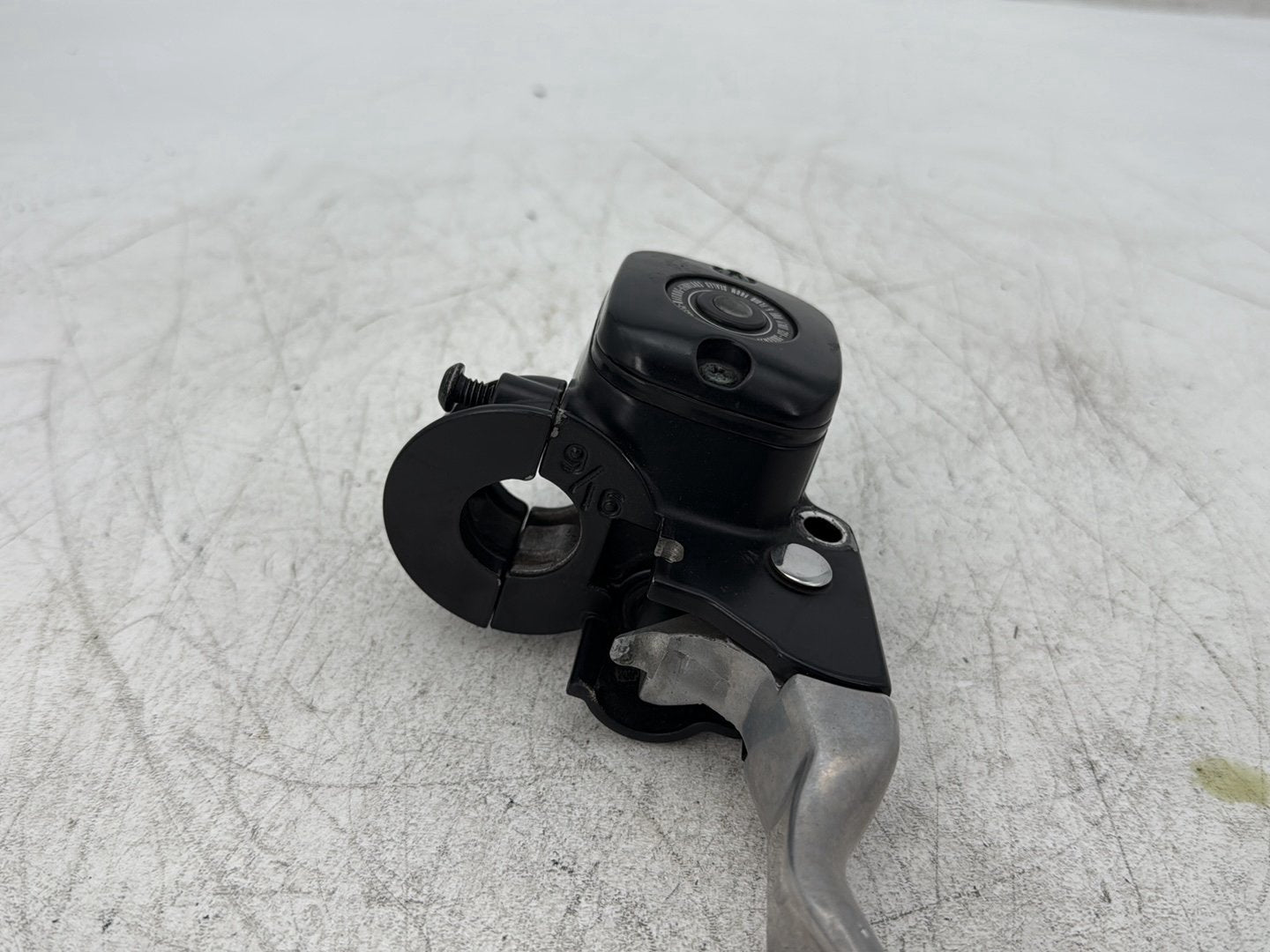 1997 Harley Sportster 1200 Custom XL1200C OEM Front Right Brake Lever Master Cylinder