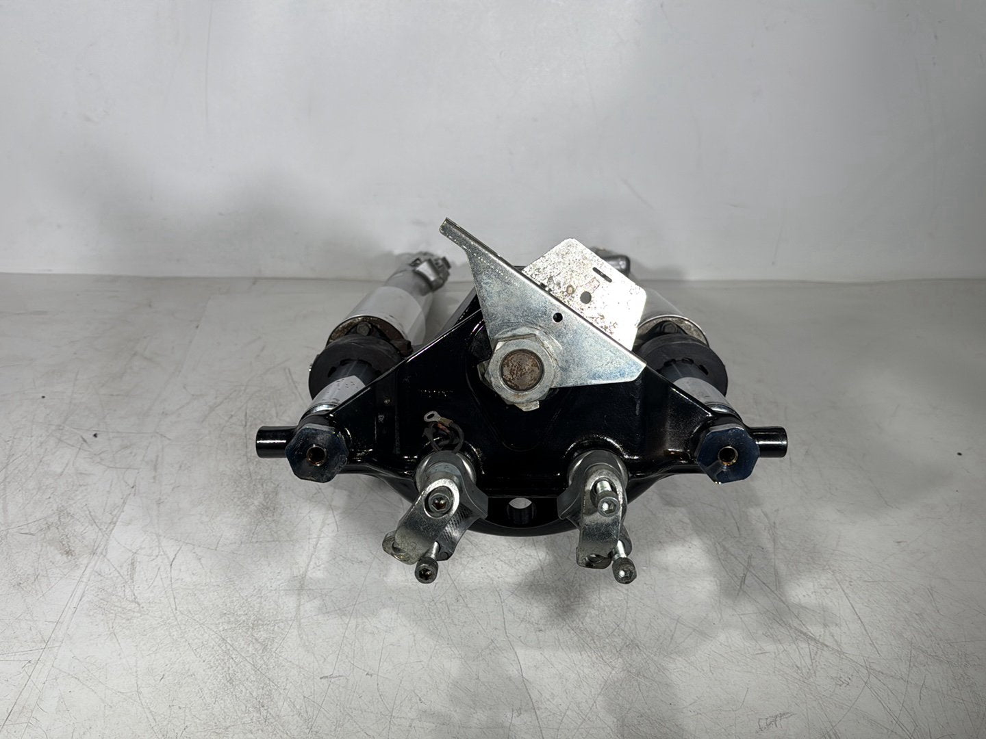 1999 - 2006 Harley-Davidson Touring Electra Glide Classic Front Triple Tree Set & LH RH Fork Legs Sliders  	45435-95
