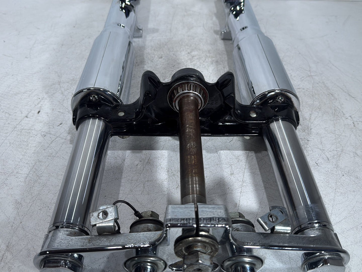 2005 Harley Softail Fat Boy OEM Front Triple Tree Set & LH RH Fork Legs Sliders