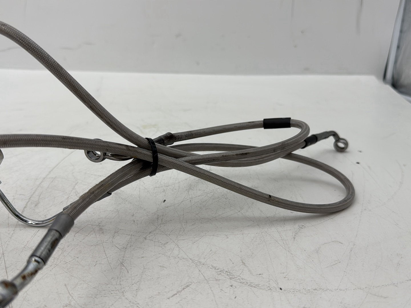 2005 Harley Touring FLHRCI Road King Classic OEM Front Brake Hose Line Pipe