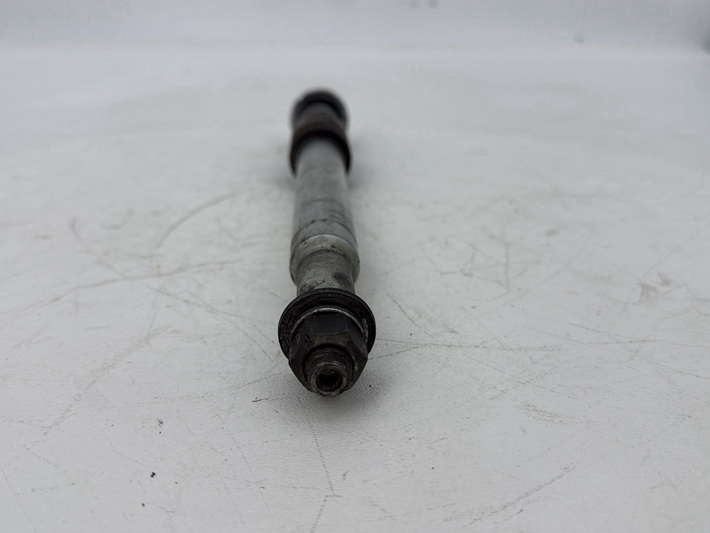1999 - 2006 Harley-Davidson Touring Road King Police Front Wheel Axle Bolt Shaft 43364-00