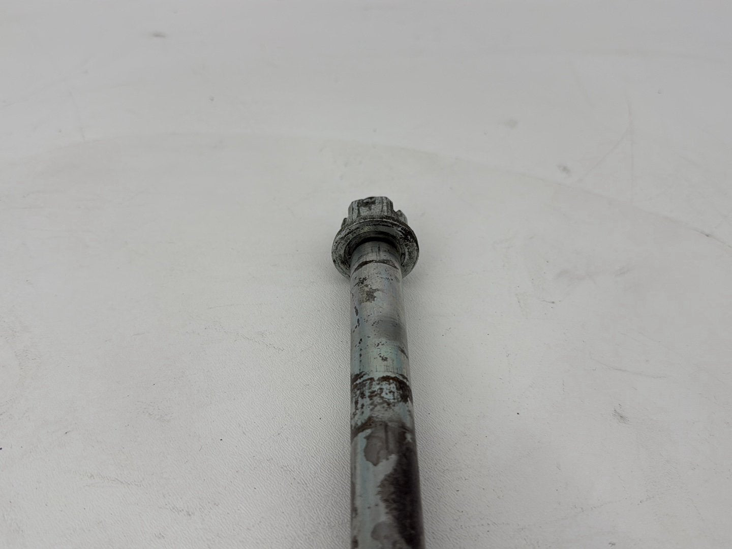 1999 - 2006 Harley-Davidson Dyna Low Rider Rear Wheel Axle Bolt Shaft 41114-90