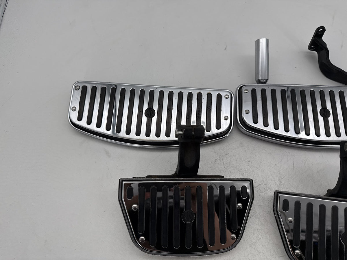 97 Harley Heritage Softail Classic Left Right Driver & Pass Floorboard Foot Rest