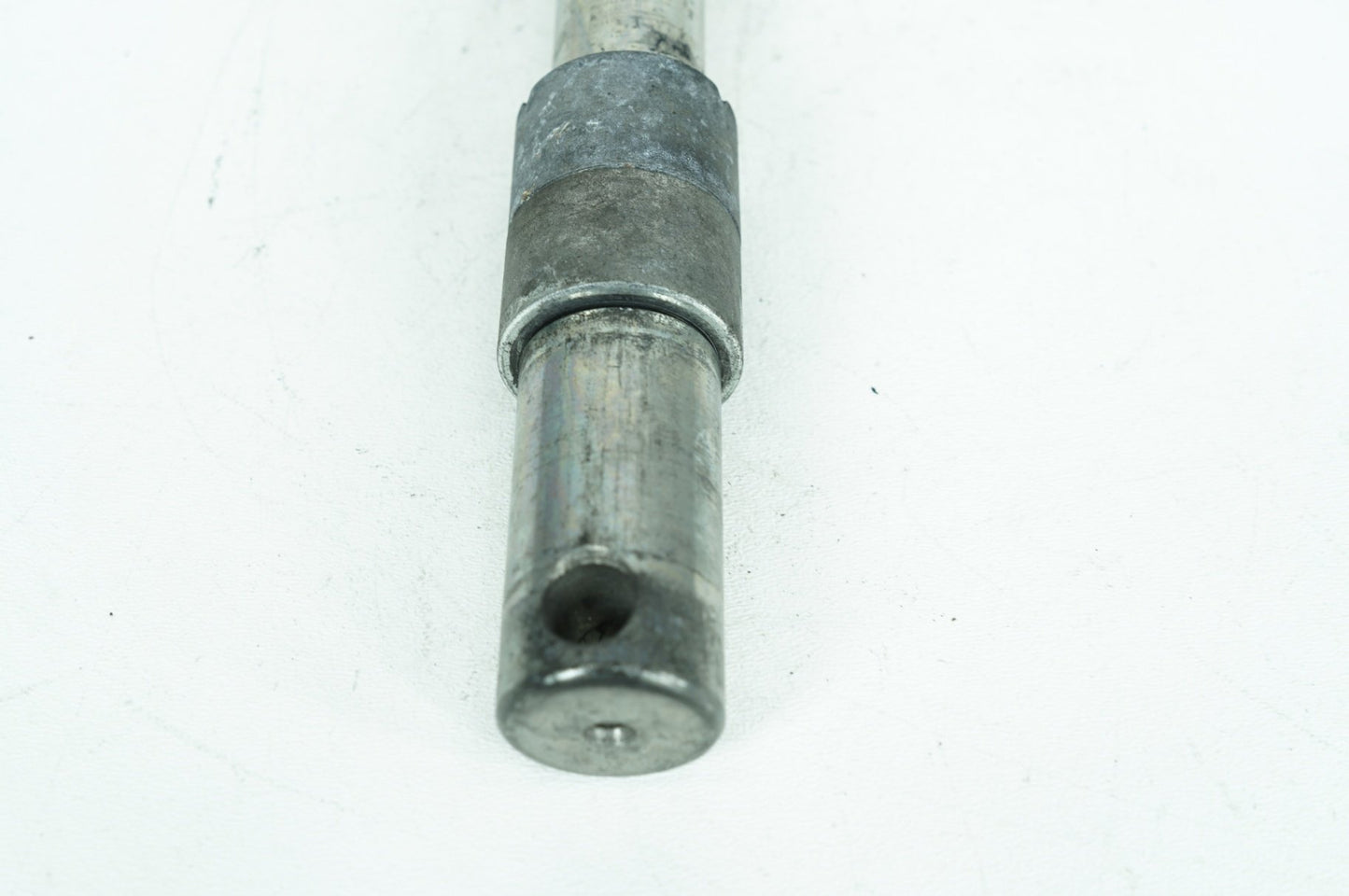 2007 - 2012 Harley-Davidson Touring Electra Glide Front Wheel Axle Bolt Shaft 43364-00