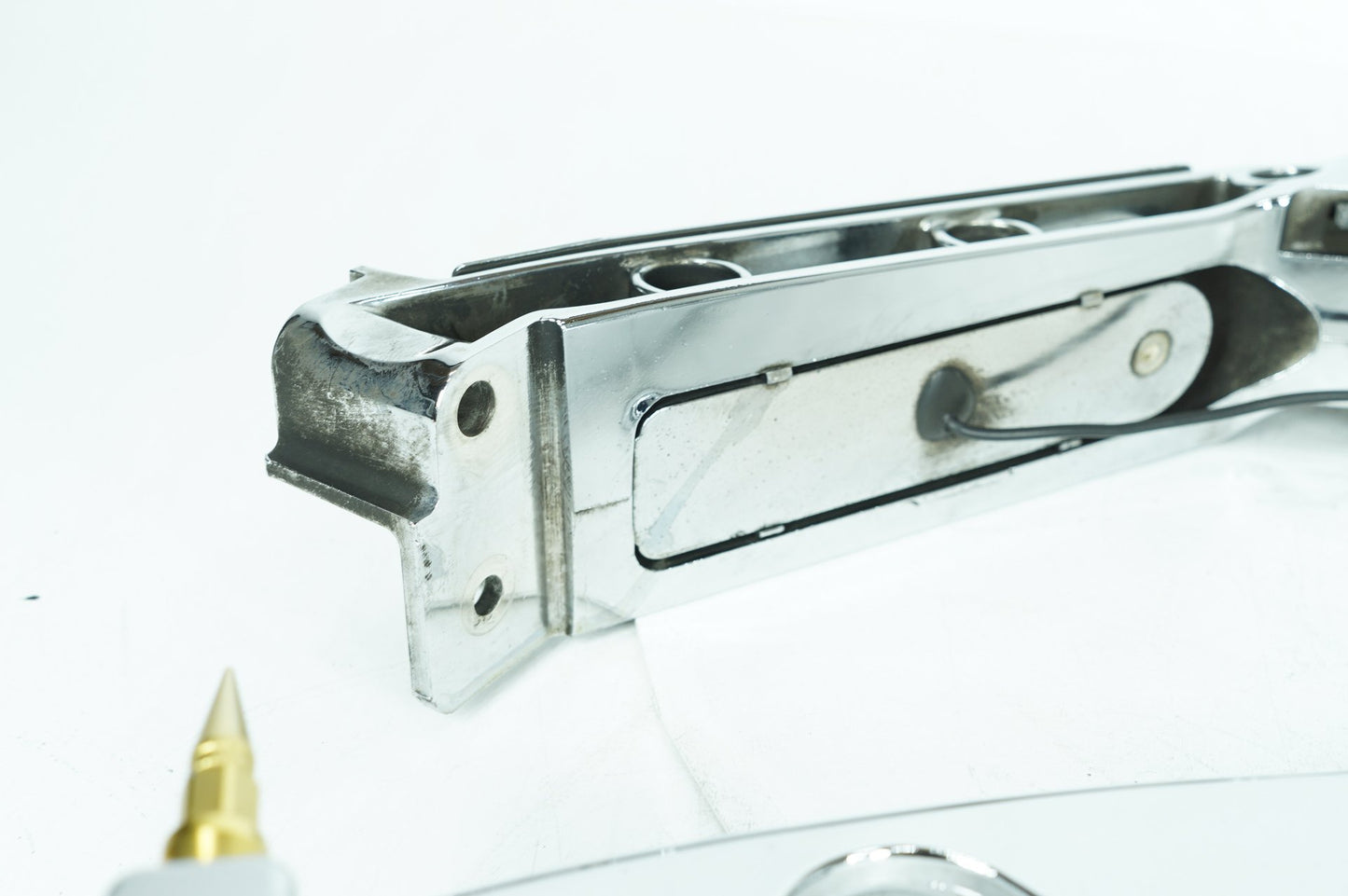 2008 - 2016 Harley-Davidson Touring Electra Glide Ultra Left Right Saddlebag Fender Struts Brackets 90200503