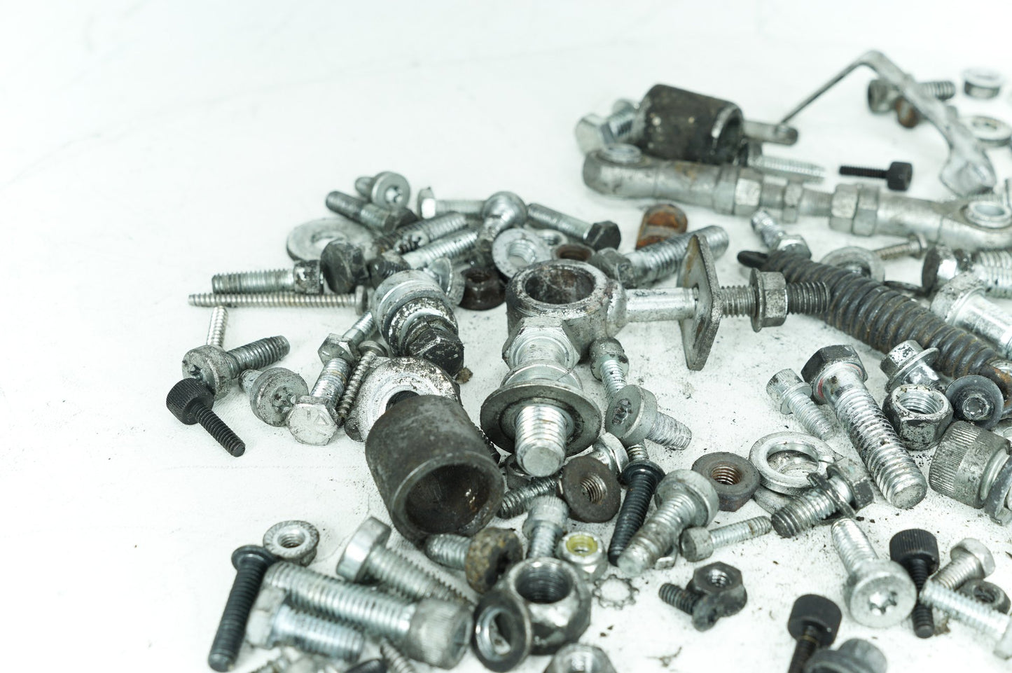 1999 - 2006 Harley-Davidson Touring Electra Ultra Classic Hardware Bolts Nuts & Brackets