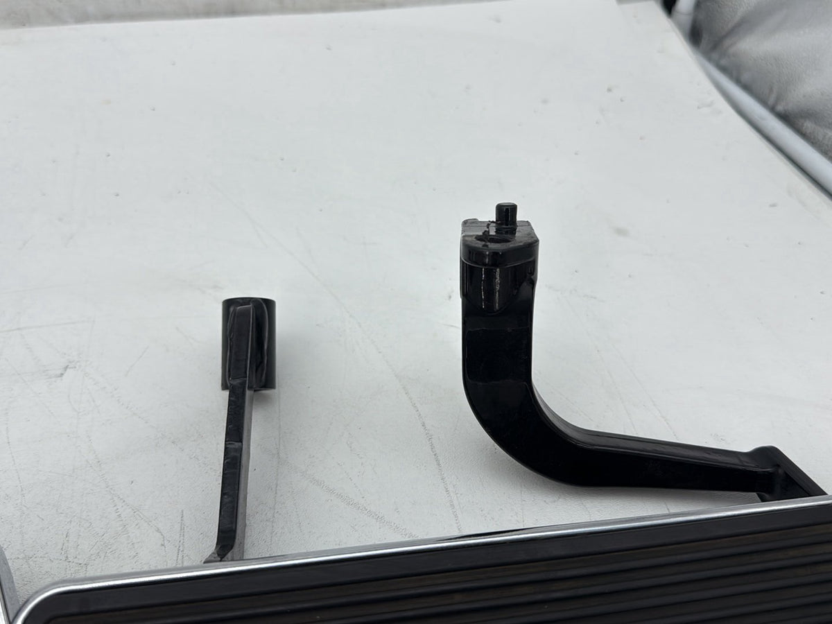 2013 Harley Electra Glide Touring Left Right Driver & Pass Floorboard Foot Rest