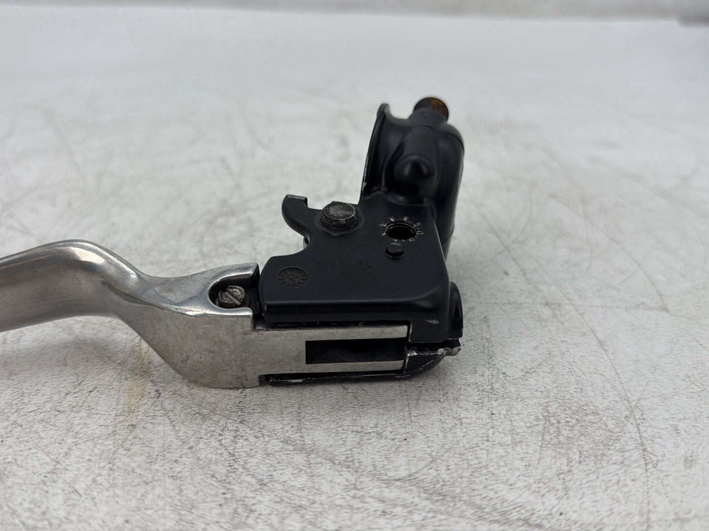 2005 Harley Electra Glide Touring Ultra FLHTCUI OEM Front Left Hand Clutch Control Lever