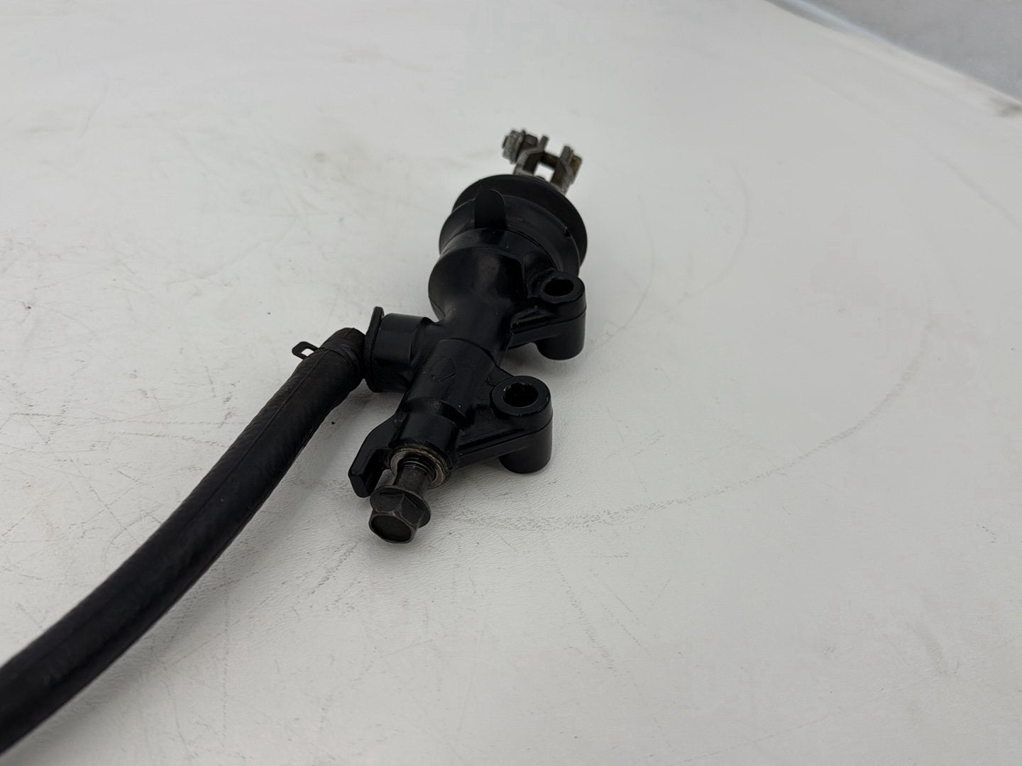 2009 Harley Sportster XL1200C 1200 Custom OEM Rear Brake Master Cylinder Bottle Brake Line